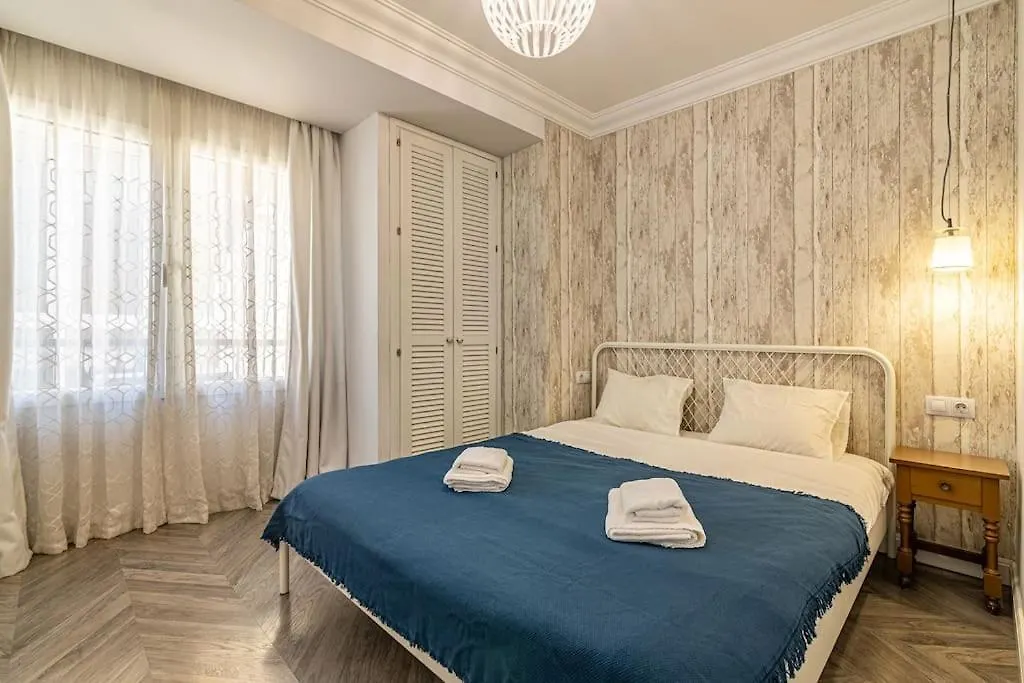 Historic Center Chic Gem With Balcony Apartment Malaga