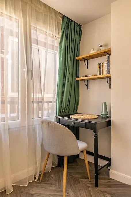 Apartmán Historic Center Chic Gem With Balcony Màlaga